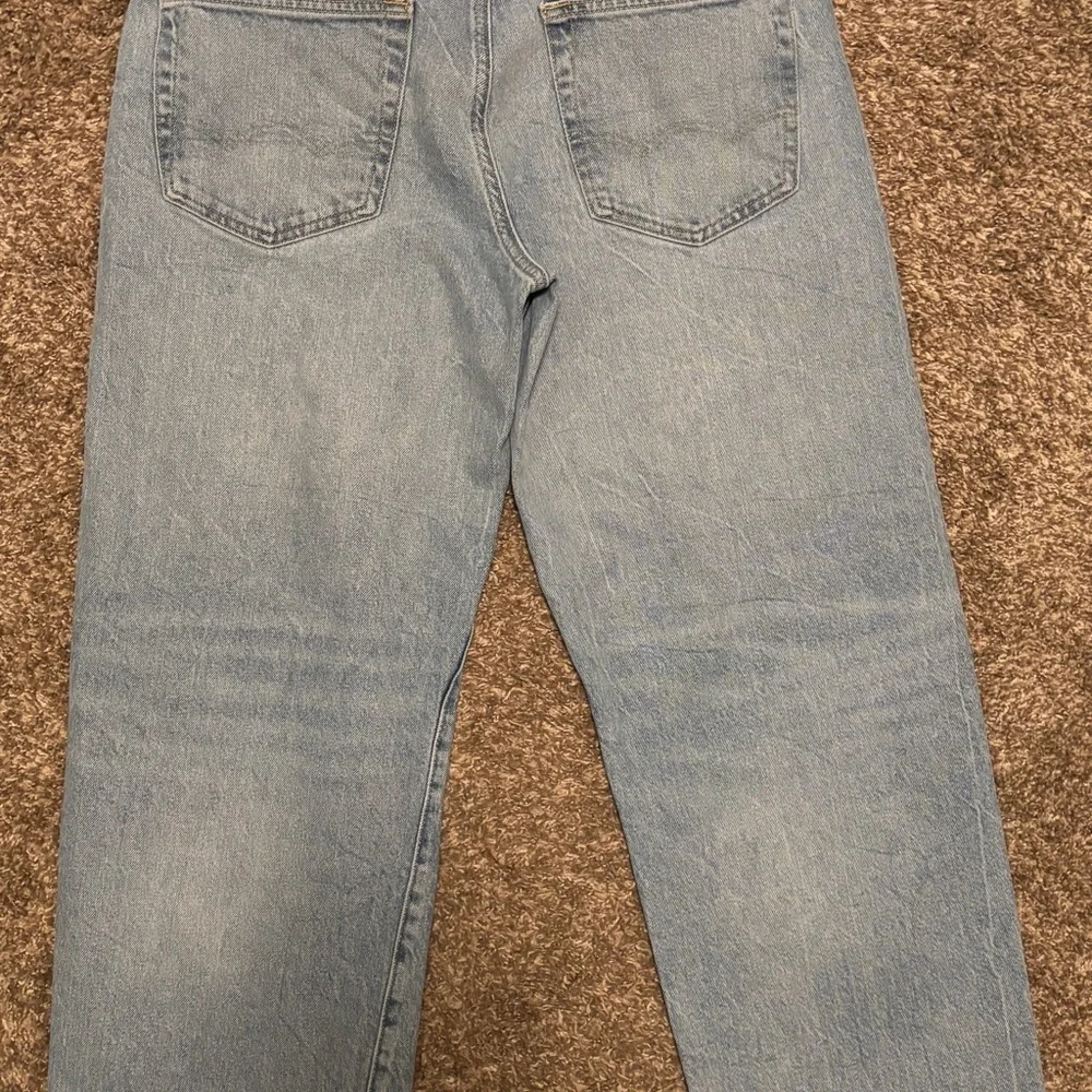 American Eagle Outfitters Men's Light Blue Relaxed Jeans - Picture 2 of 4